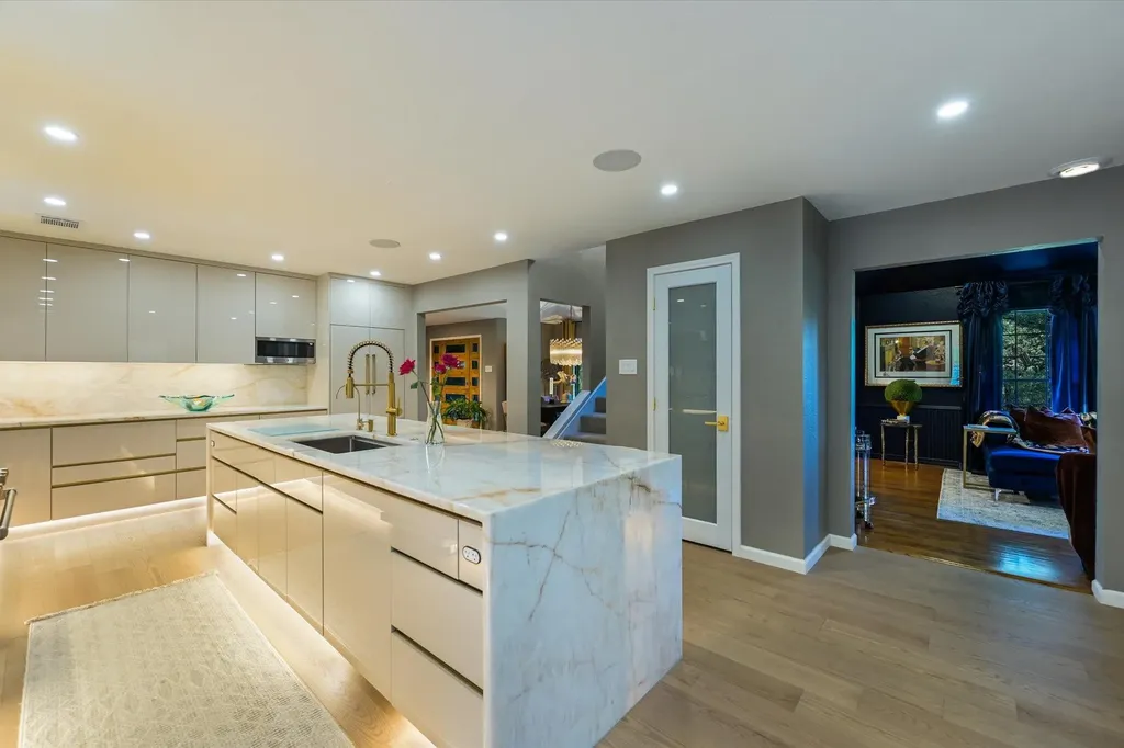 8310 Long Canyon Drive Austin TX 78730