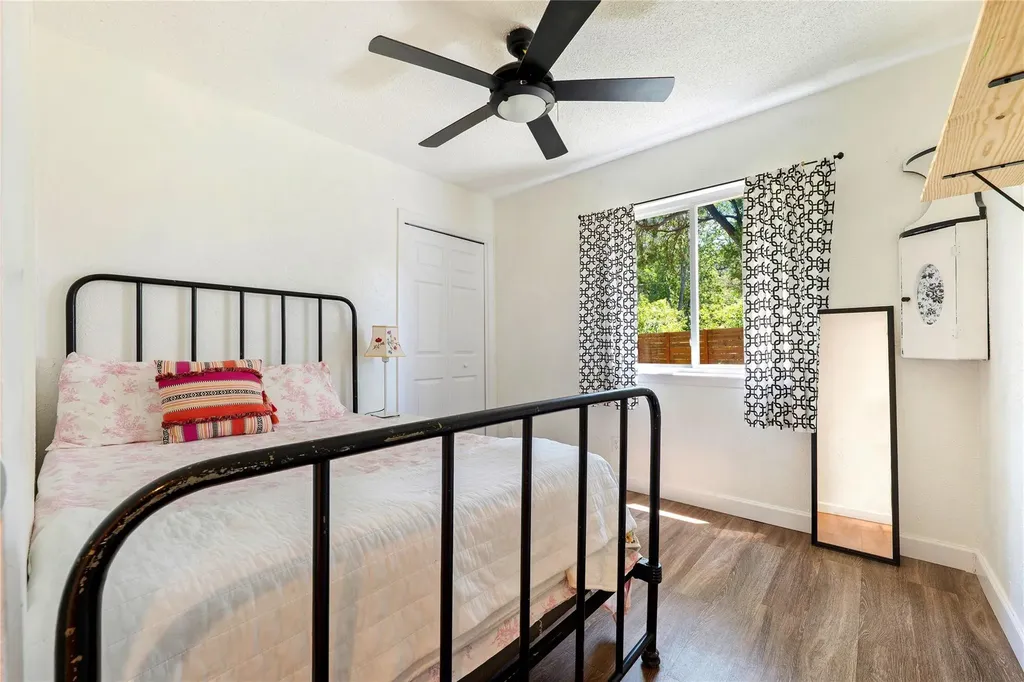6107 Blarwood Drive Austin TX 78745