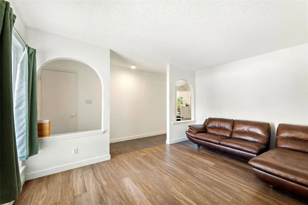 6107 Blarwood Drive Austin TX 78745