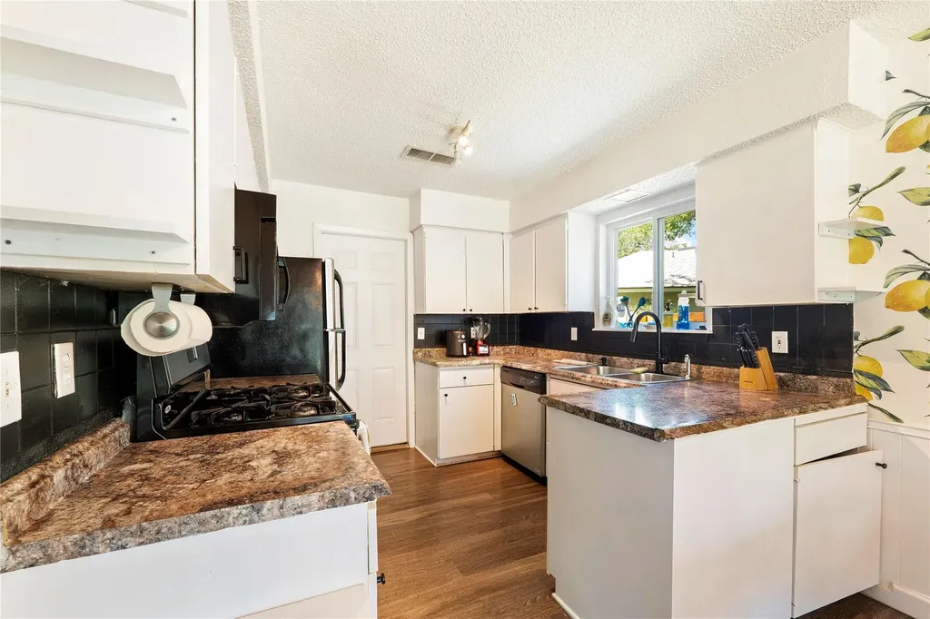 6107 Blarwood Drive Austin TX 78745