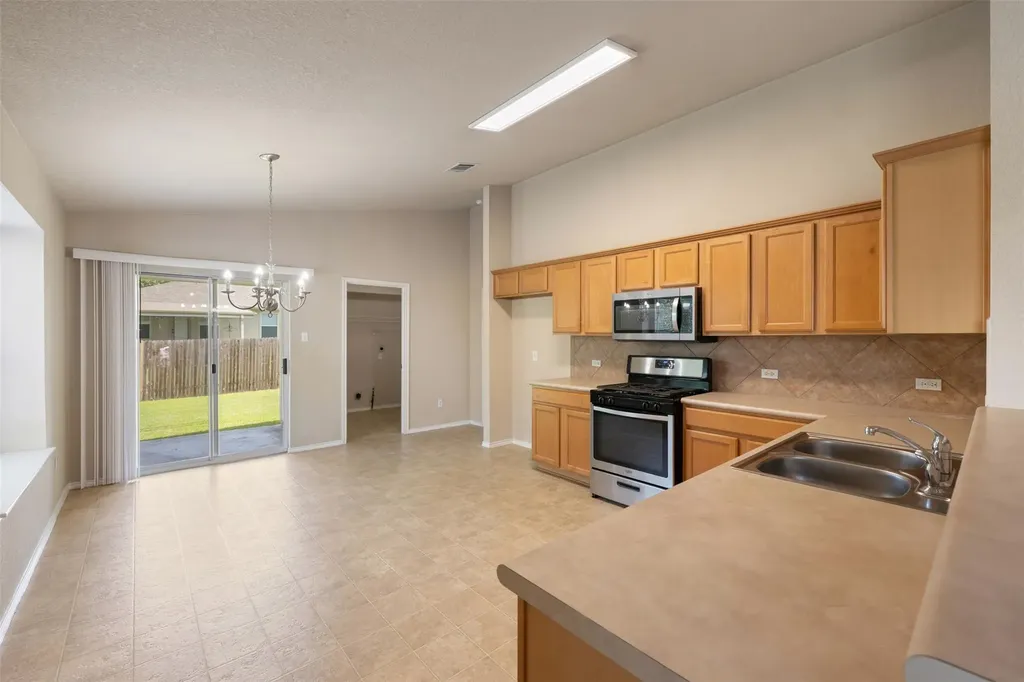 1004 Whitley Drive Leander TX 78641