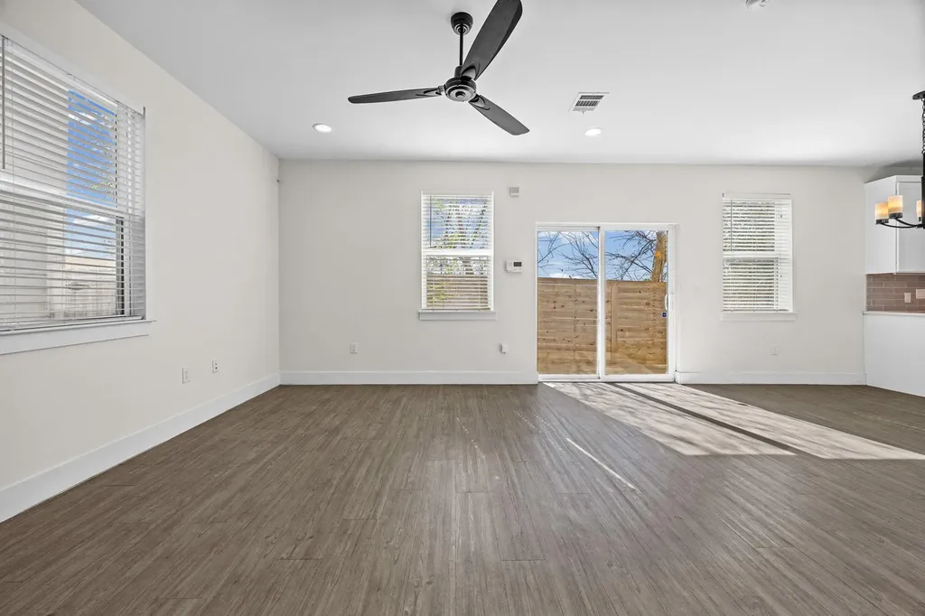 7312 E Ben White Boulevard Austin TX 78741