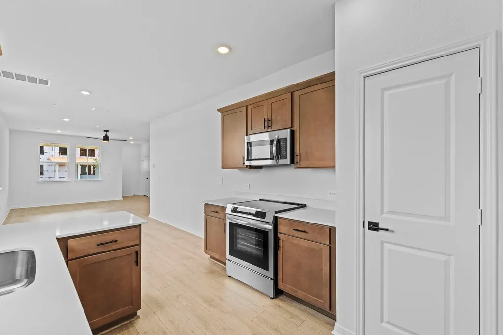 2542 Violet Theo Lane Round Rock TX 78665