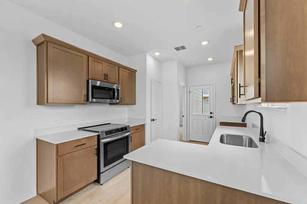 2542 Violet Theo Lane Round Rock TX 78665