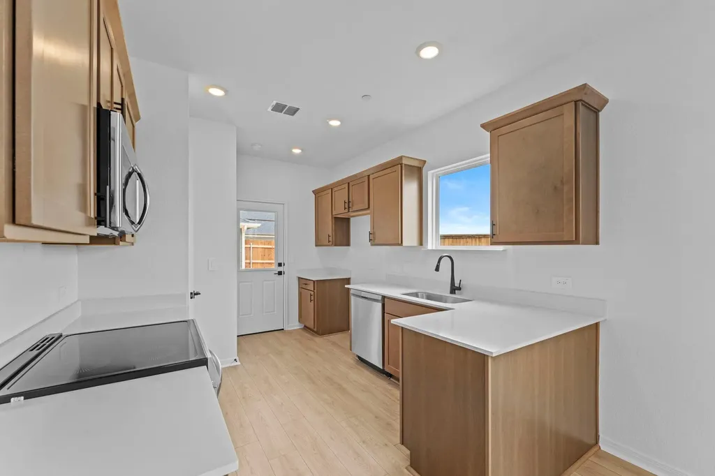 2542 Violet Theo Lane Round Rock TX 78665