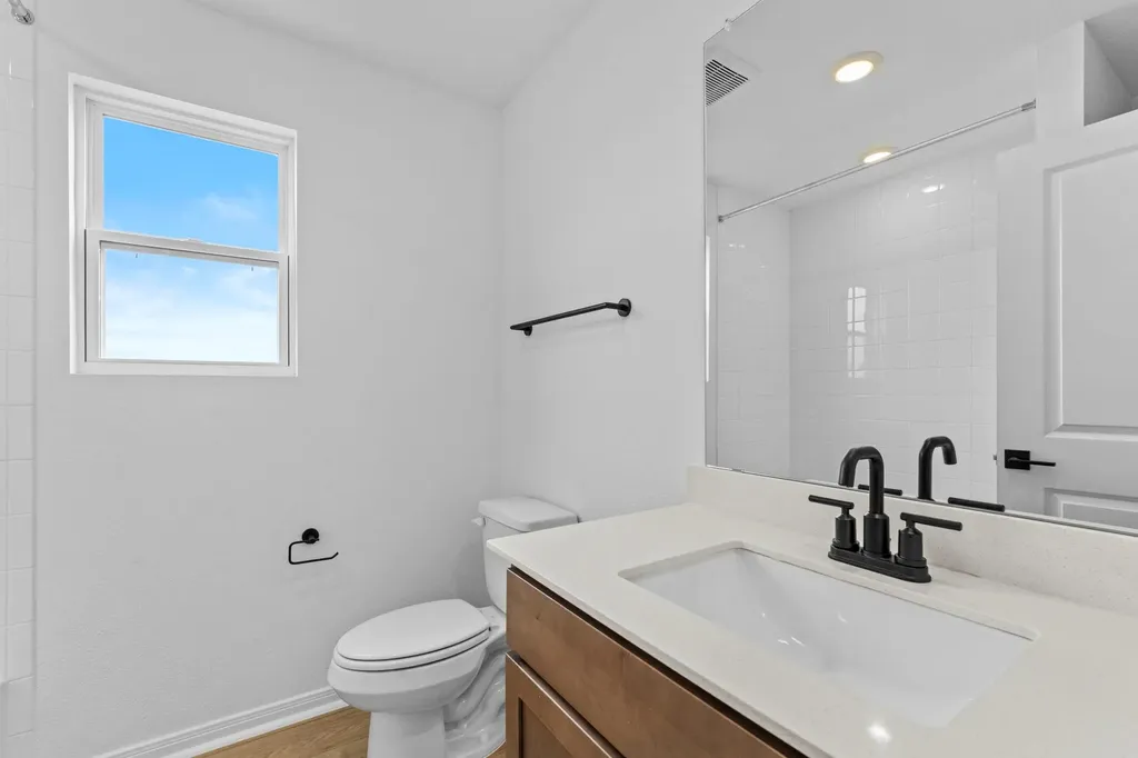 2542 Violet Theo Lane Round Rock TX 78665