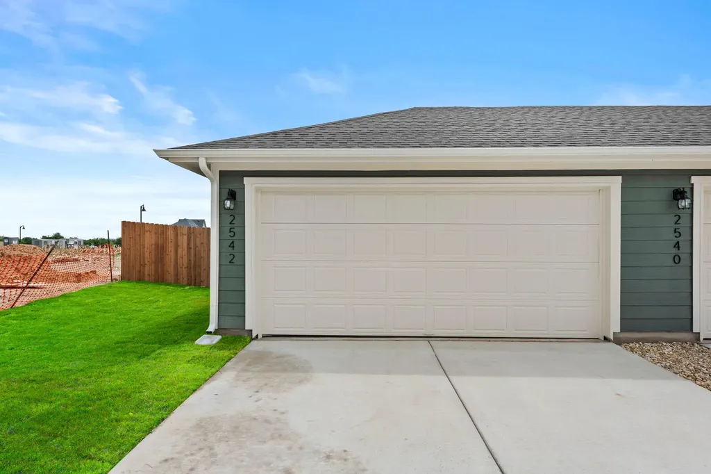 2542 Violet Theo Lane Round Rock TX 78665