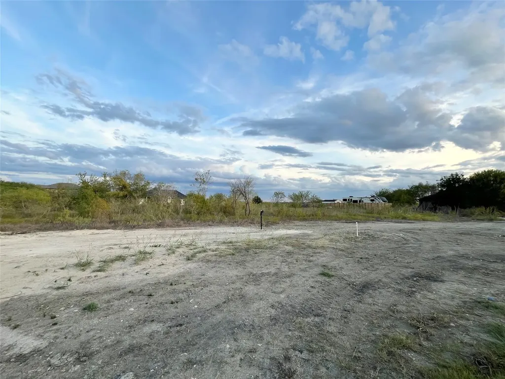 390 Engelke Road Niederwald TX 78640