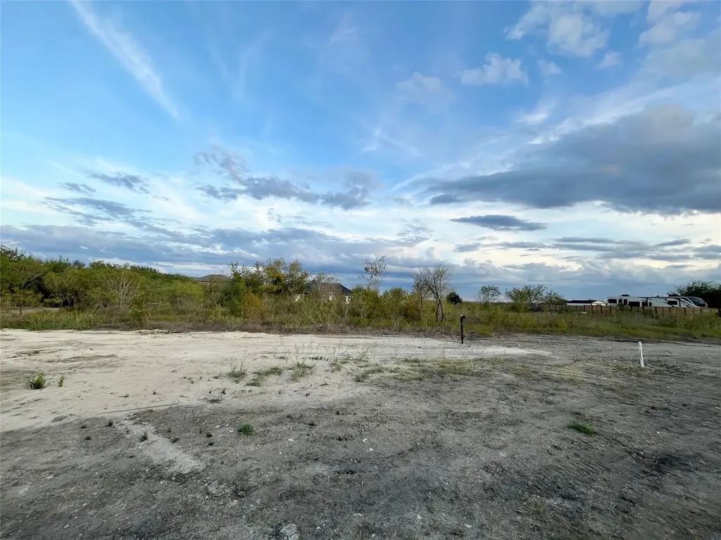 390 Engelke Road Niederwald TX 78640