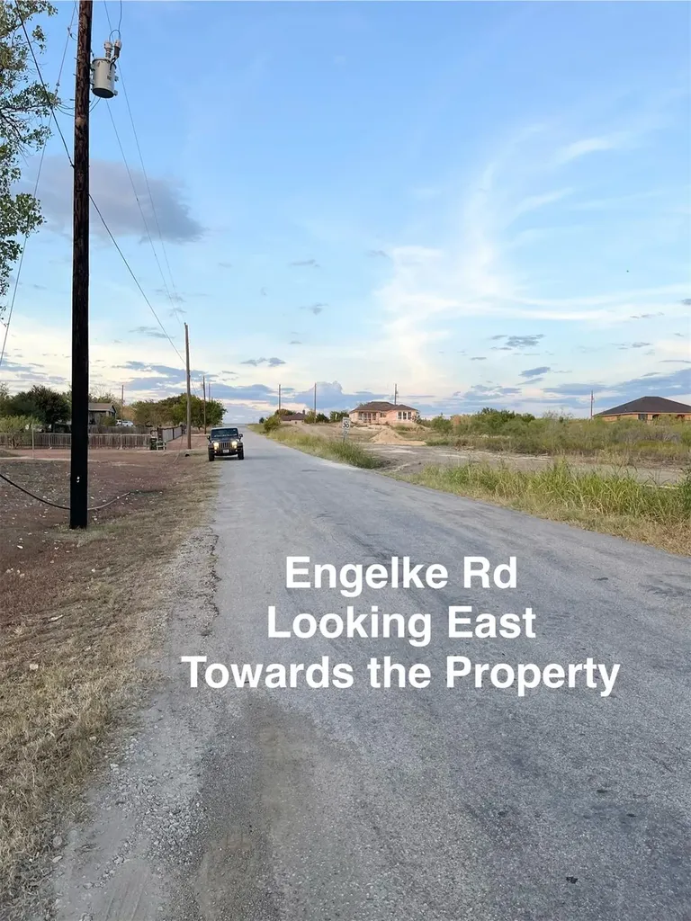 390 Engelke Road Niederwald TX 78640