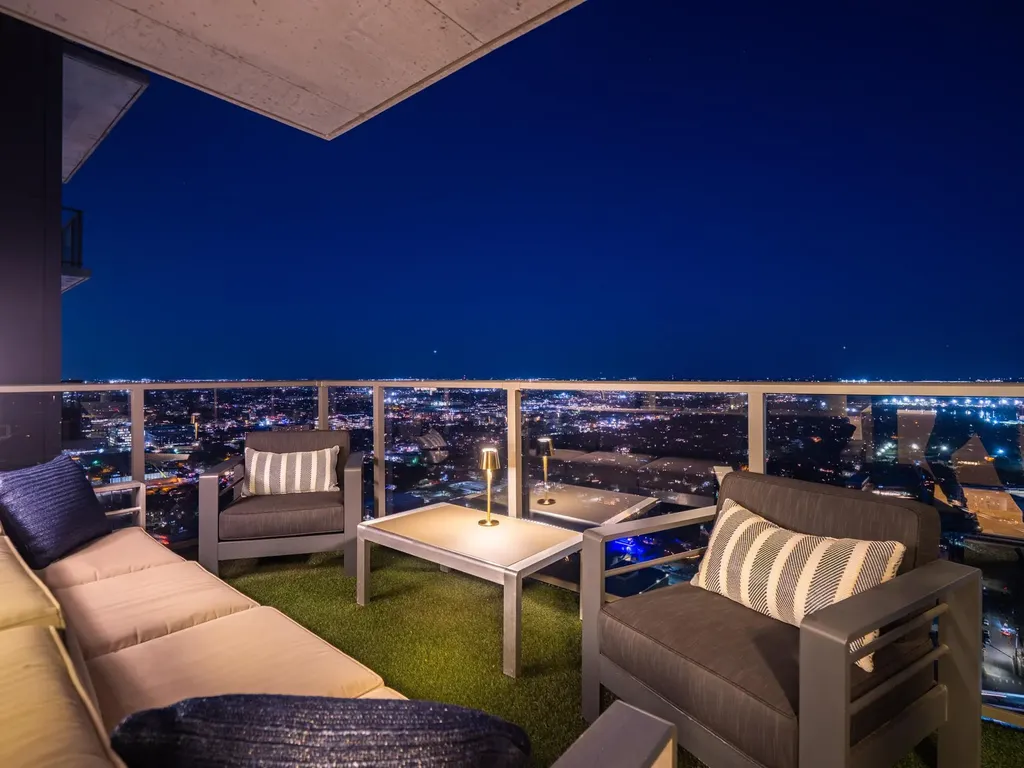 44 East Avenue Austin TX 78701