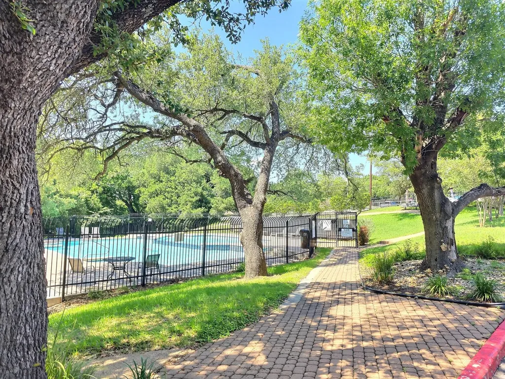 1015 E Yager Lane Austin TX 78753