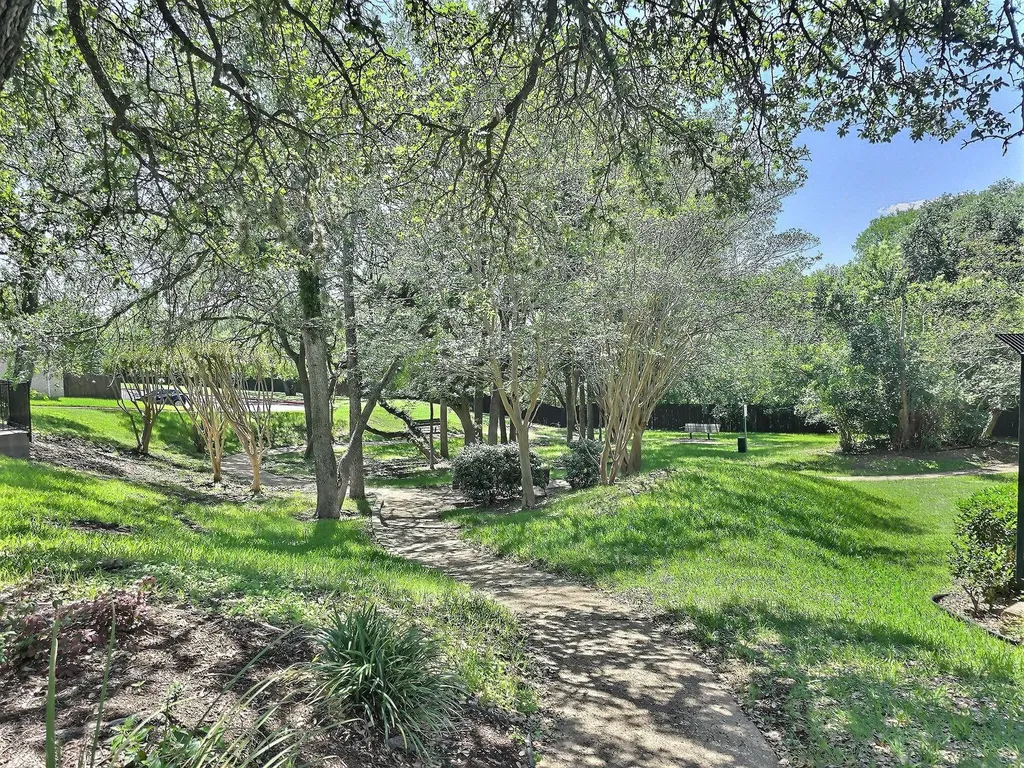 1015 E Yager Lane Austin TX 78753