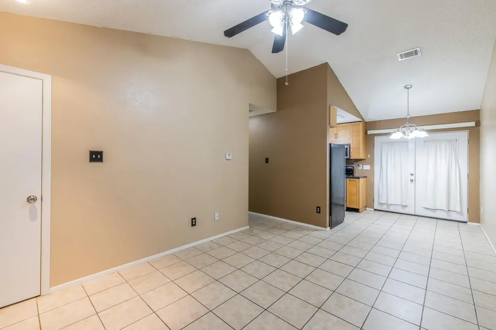 1015 E Yager Lane Austin TX 78753