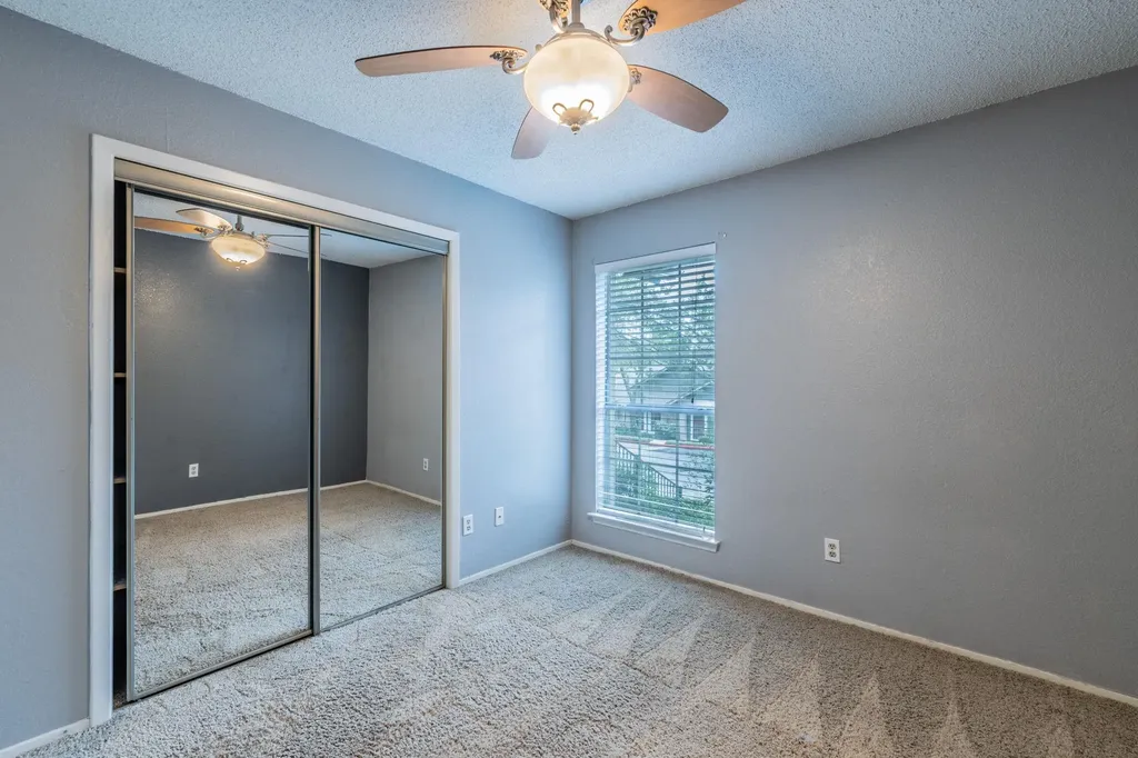 1015 E Yager Lane Austin TX 78753