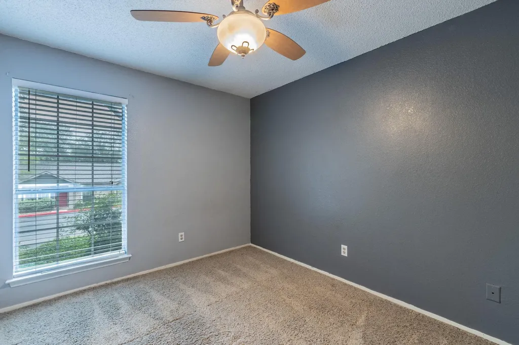 1015 E Yager Lane Austin TX 78753