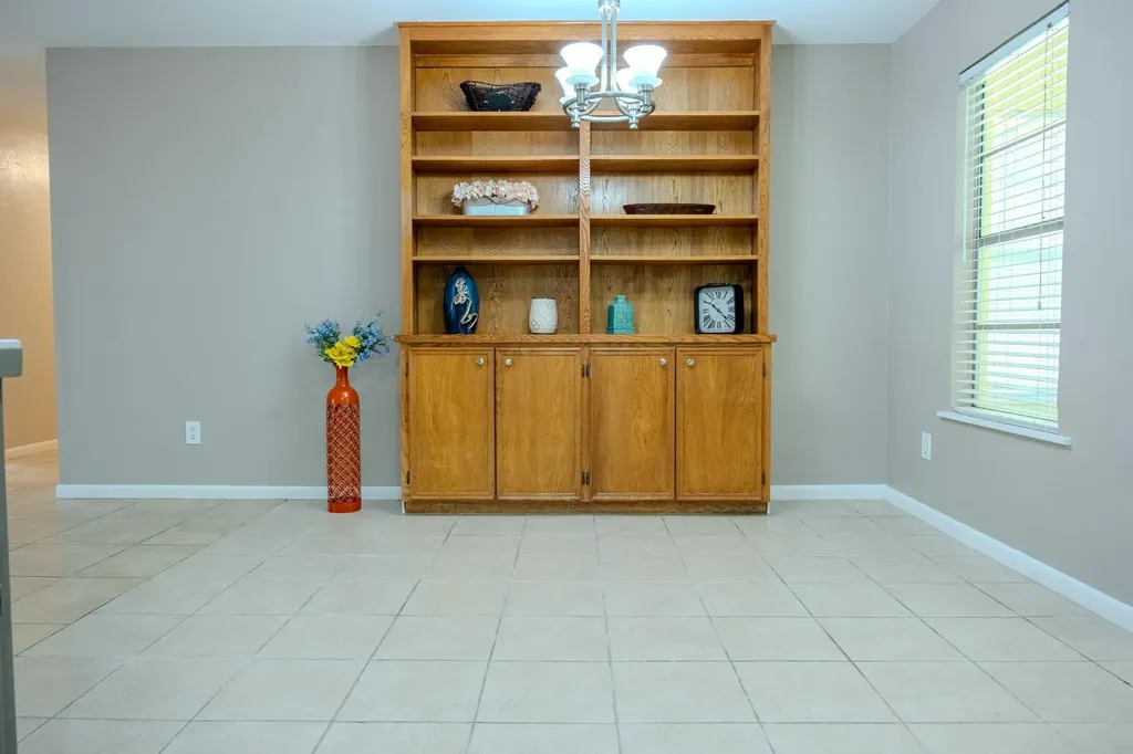210 Loesch Drive Elgin TX 78621