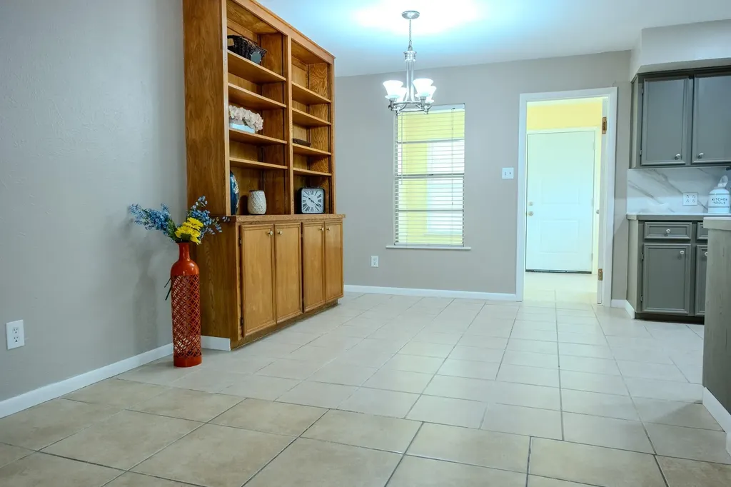 210 Loesch Drive Elgin TX 78621