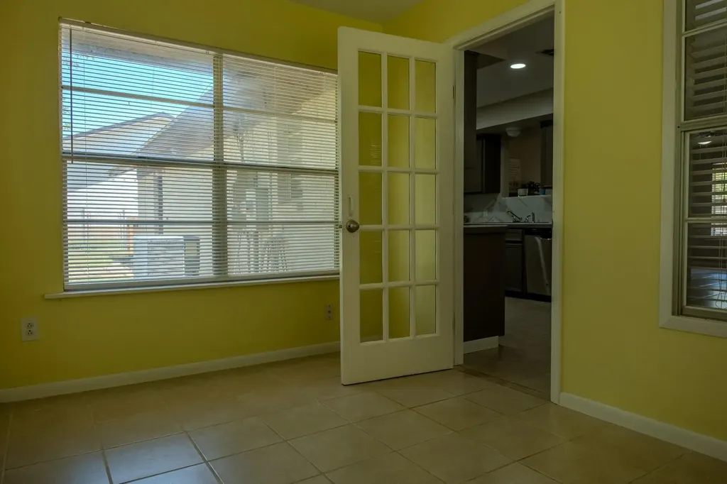 210 Loesch Drive Elgin TX 78621