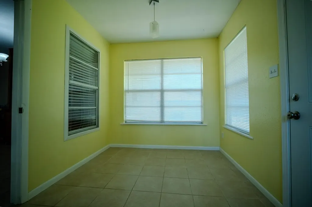 210 Loesch Drive Elgin TX 78621
