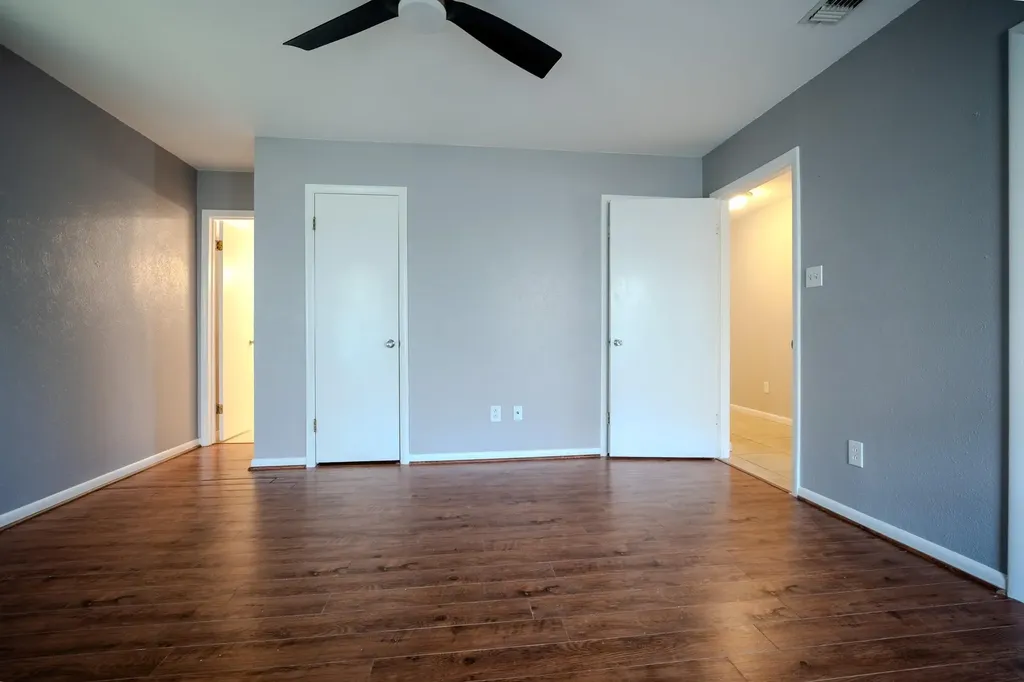 210 Loesch Drive Elgin TX 78621