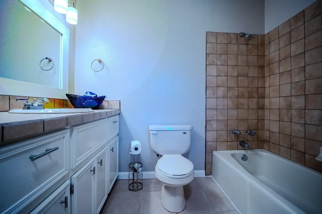 210 Loesch Drive Elgin TX 78621