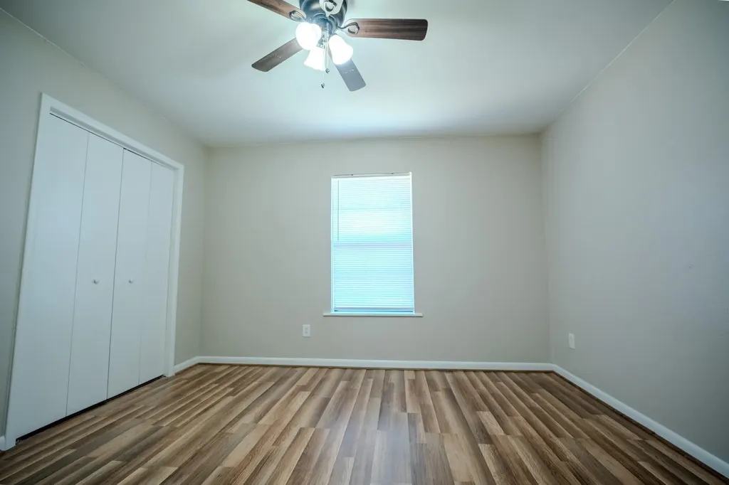 210 Loesch Drive Elgin TX 78621