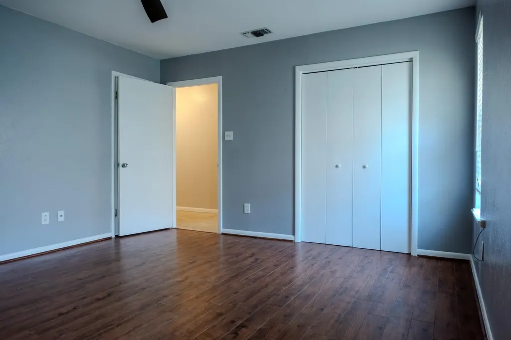 210 Loesch Drive Elgin TX 78621