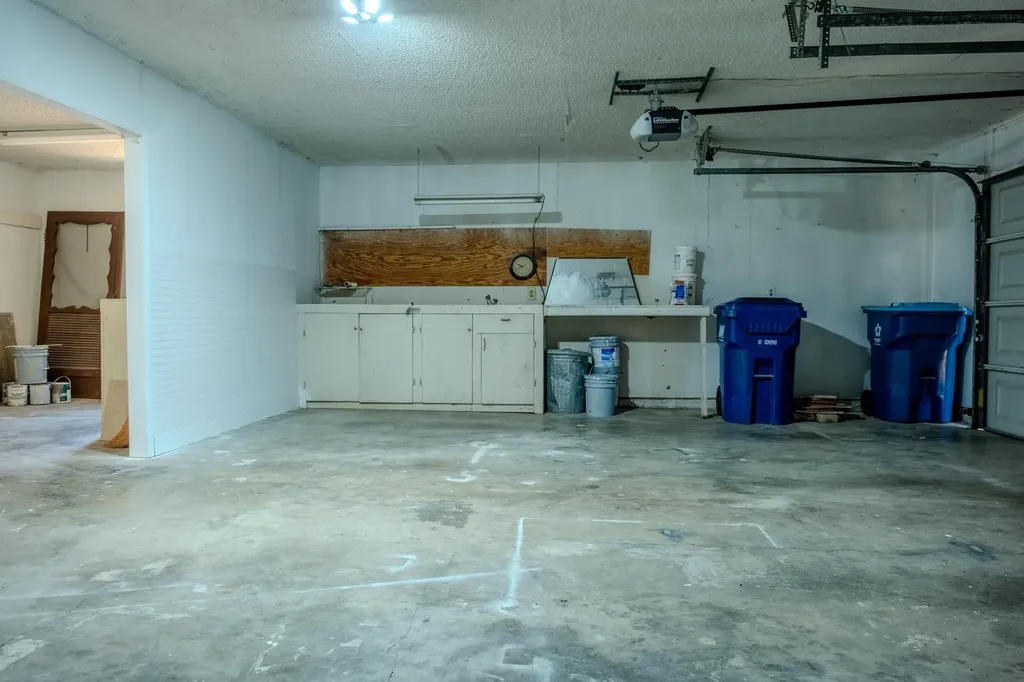210 Loesch Drive Elgin TX 78621