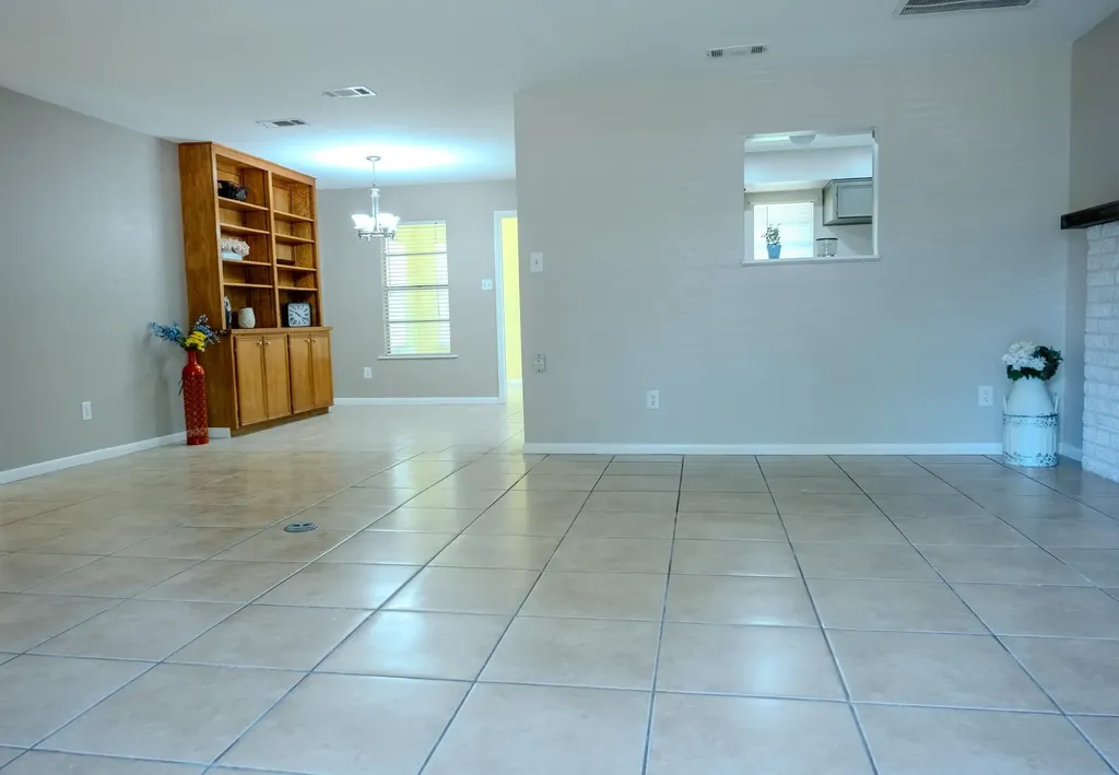 210 Loesch Drive Elgin TX 78621