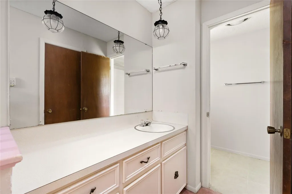 2612 Choctaw Trail Austin TX 78745
