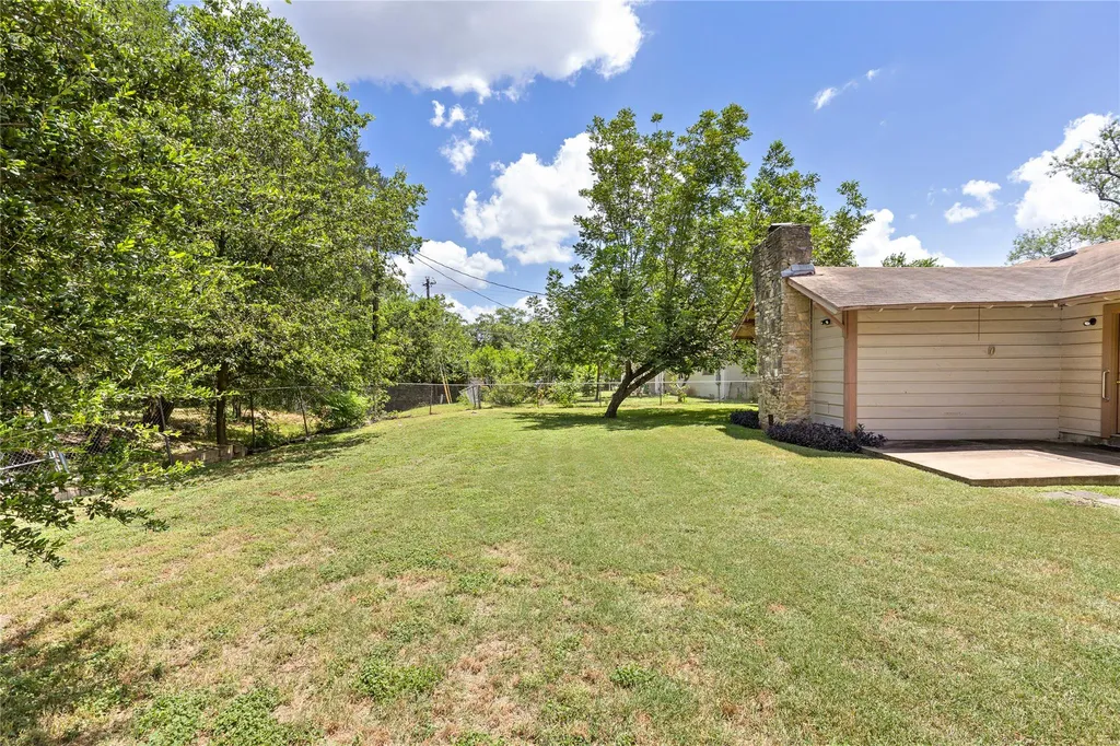 2612 Choctaw Trail Austin TX 78745