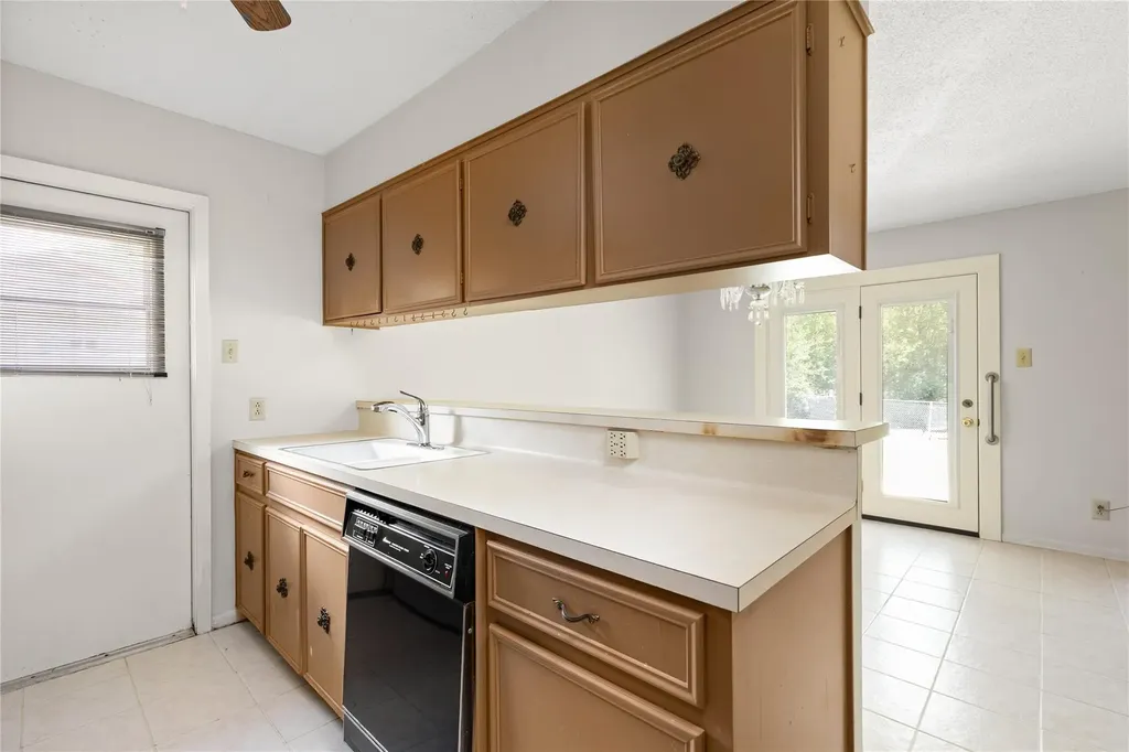 2612 Choctaw Trail Austin TX 78745