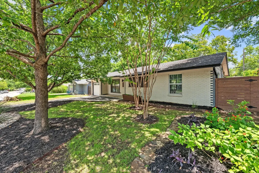 2611 E Side Drive Austin TX 78704