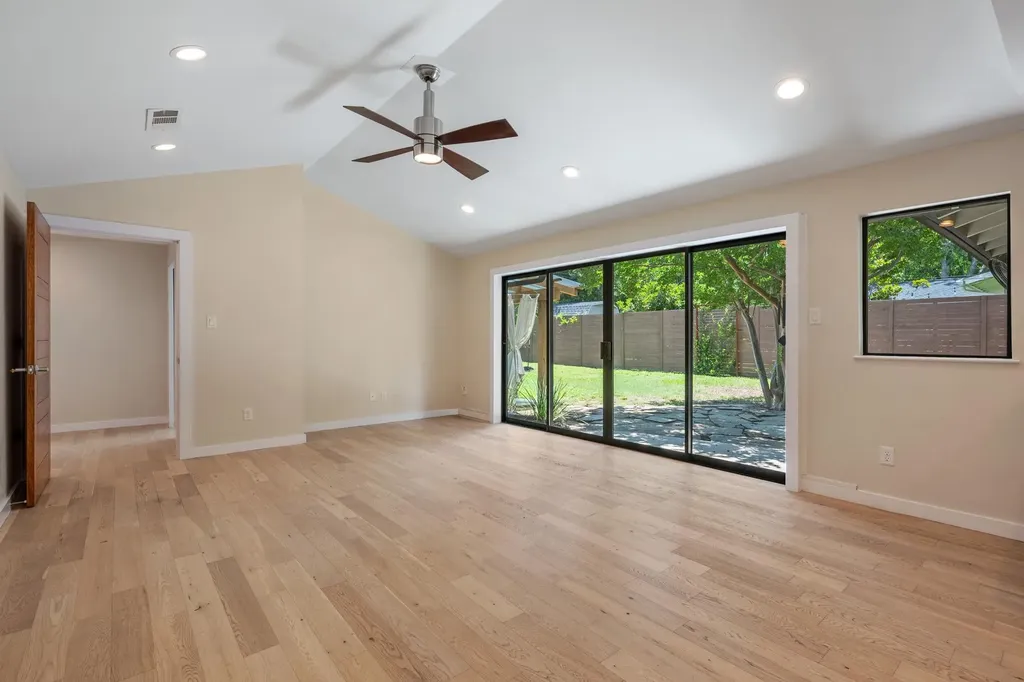 2611 E Side Drive Austin TX 78704
