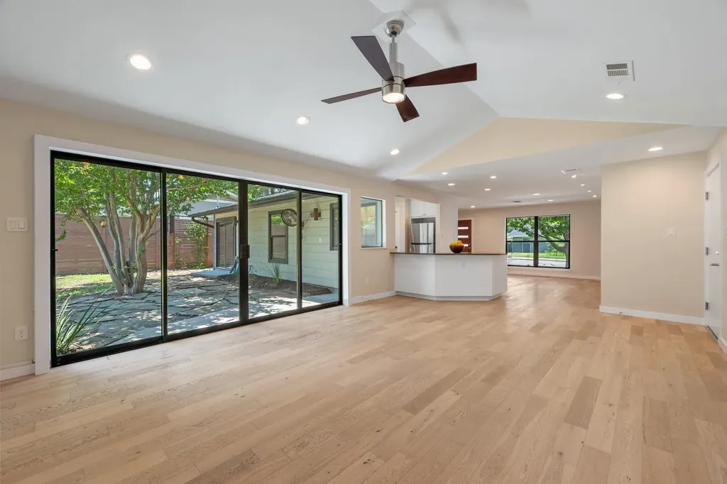 2611 E Side Drive Austin TX 78704