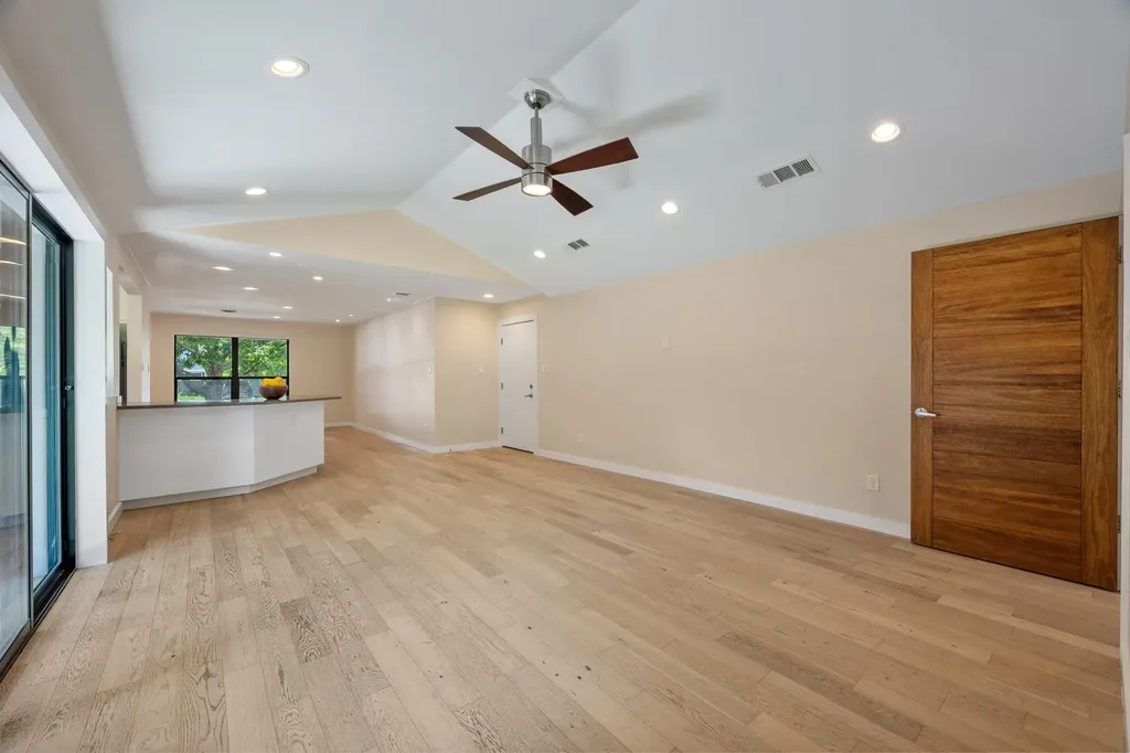 2611 E Side Drive Austin TX 78704