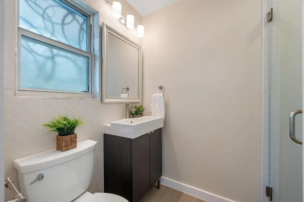 2611 E Side Drive Austin TX 78704