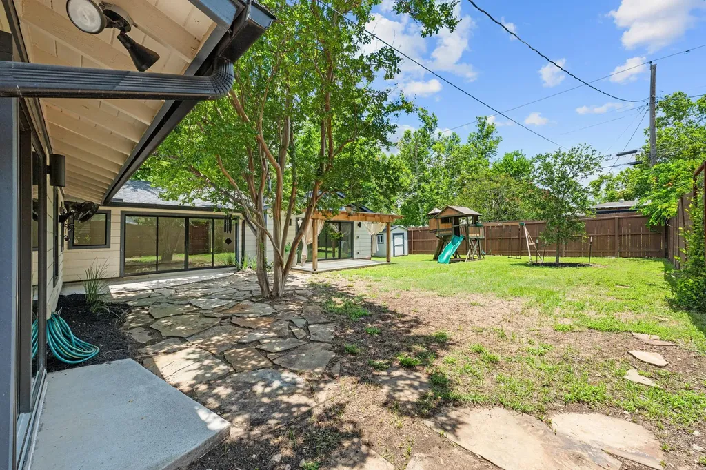 2611 E Side Drive Austin TX 78704
