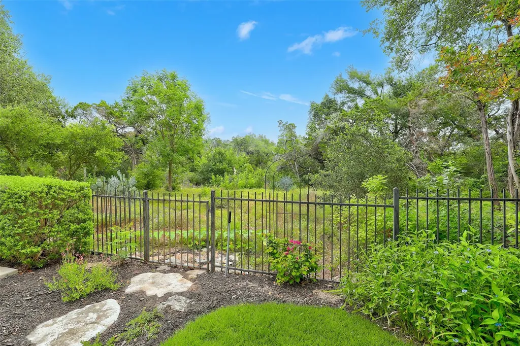 9617 Cinnabar Trail Austin TX 78726