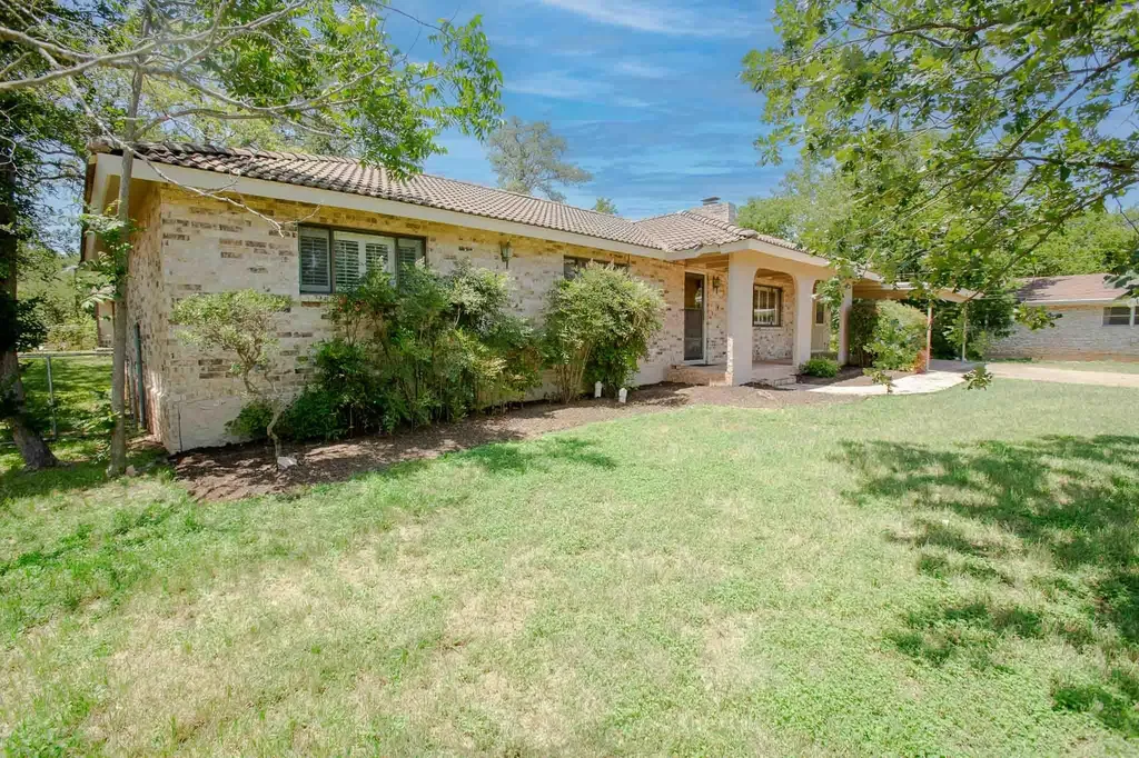 5804 Parkwood Drive Austin TX 78735