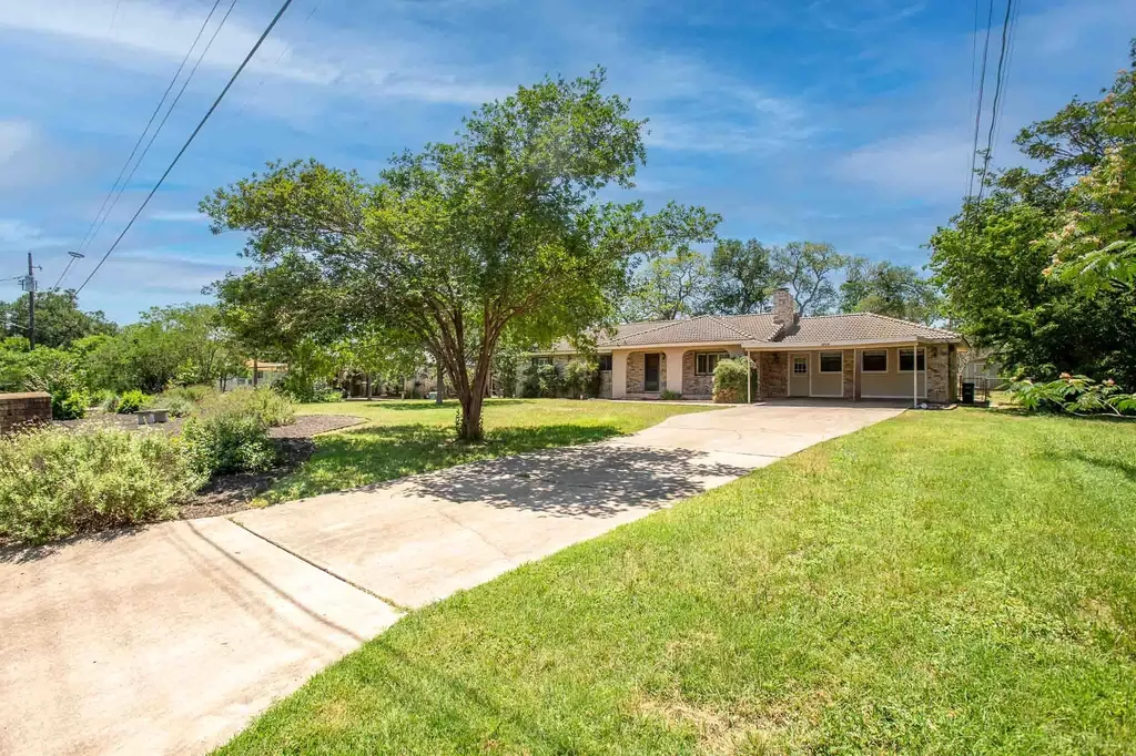 5804 Parkwood Drive Austin TX 78735