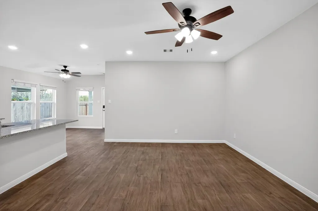 206 Addison Place Lockhart TX 78644