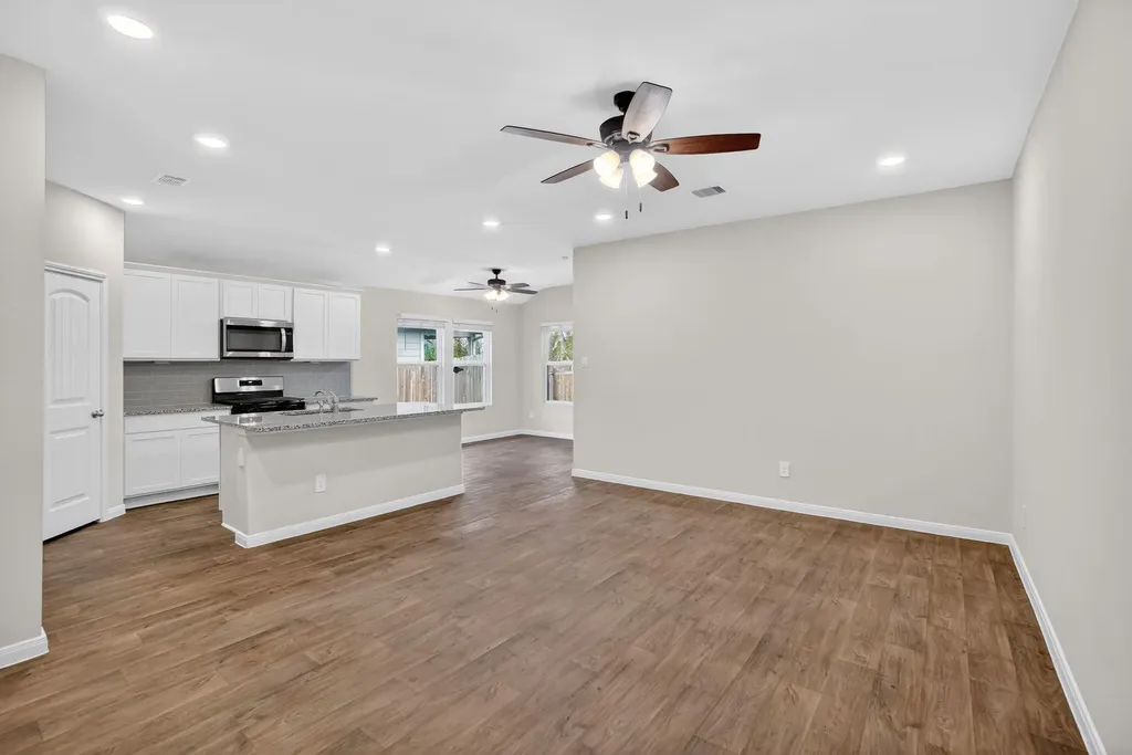 206 Addison Place Lockhart TX 78644