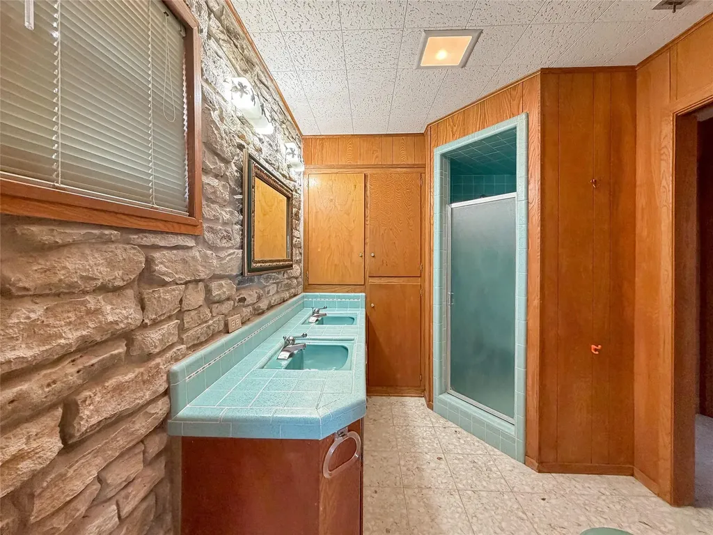 937 Hillcrest Forest Canyon Lake TX 78133