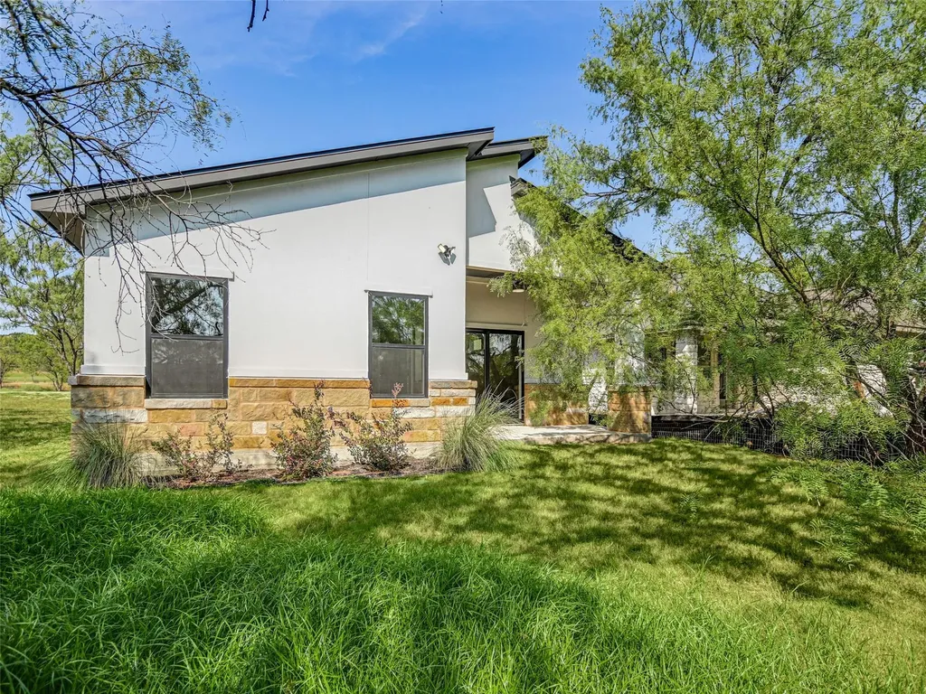 611 Sun Ray Horseshoe Bay TX 78657