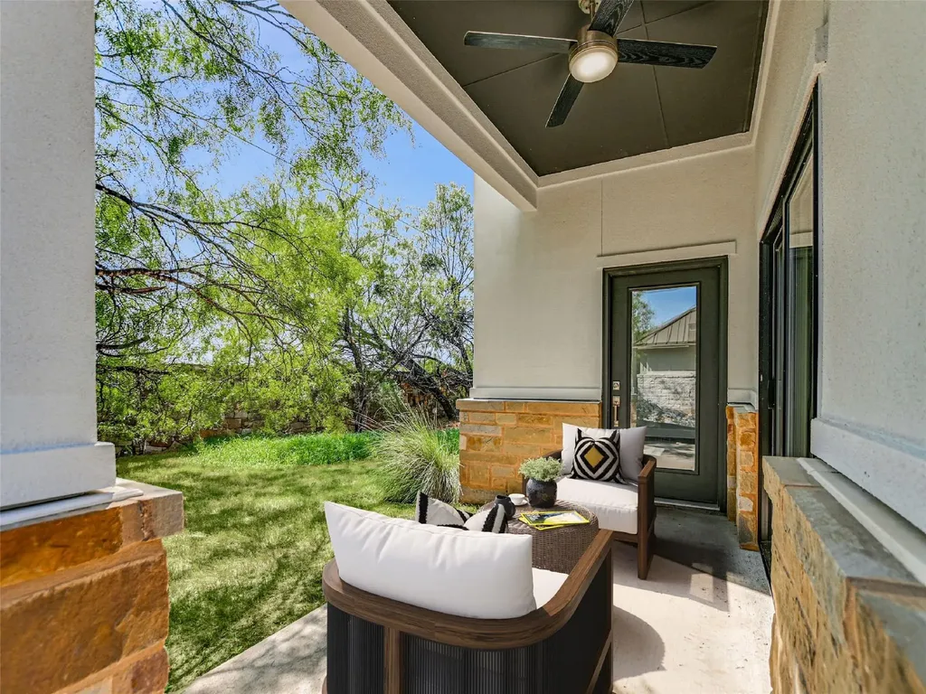 611 Sun Ray Horseshoe Bay TX 78657