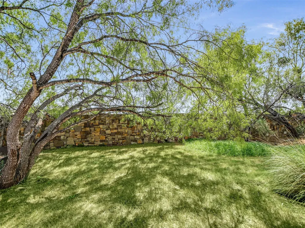 611 Sun Ray Horseshoe Bay TX 78657