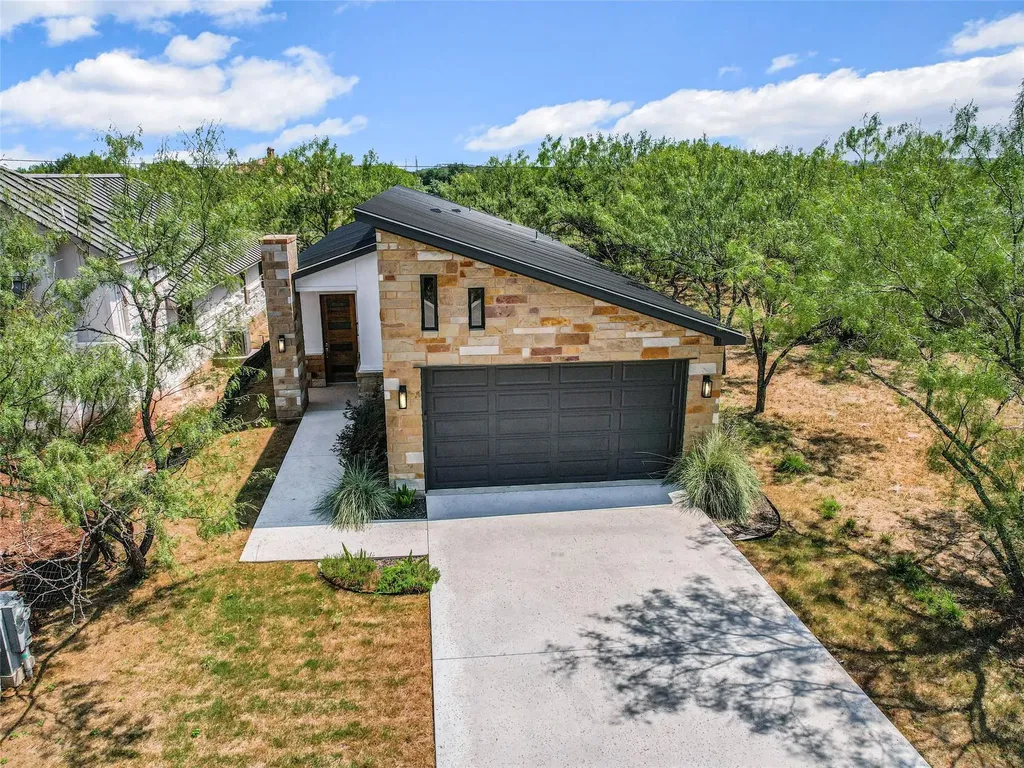 611 Sun Ray Horseshoe Bay TX 78657