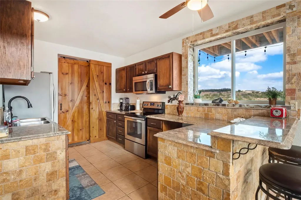 28543 Paradise Manor Drive Marble Falls TX 78654